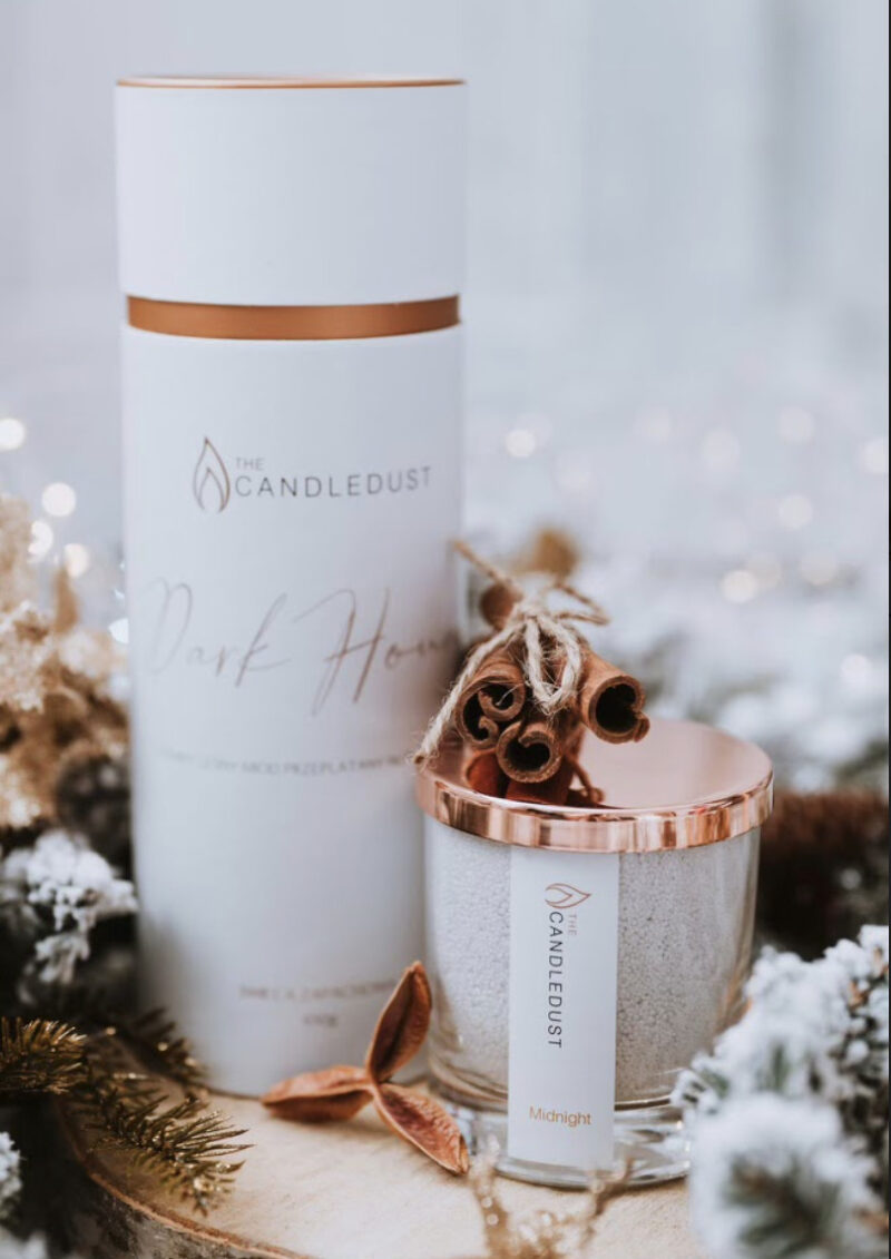 CandleDust - Breeze DIY Candle Kit - 650g tube of scented powder wax and 17 wicks included
