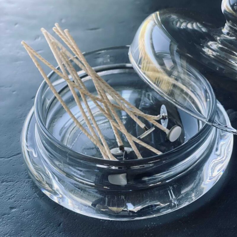 CandleDust - Extra Wicks - 5cm - 80 Pieces - Image of The CandleDust extra wicks in a glass container