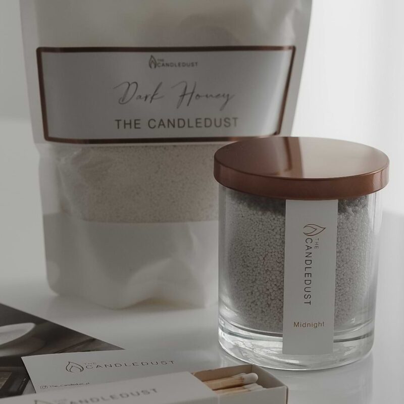 CandleDust - Mango Lime Candle Refill pouch which includes 330g of scented powder wax and 2 sustainer wicks