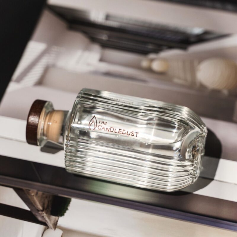CandleDust - Signature Reed Diffuser - 500ml of scented fragrance oil with 12 reed sticks included