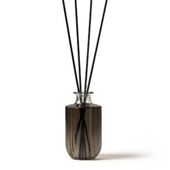 CandleDust - Signature Reed Diffuser - 500ml of scented fragrance oil with 12 reed sticks included