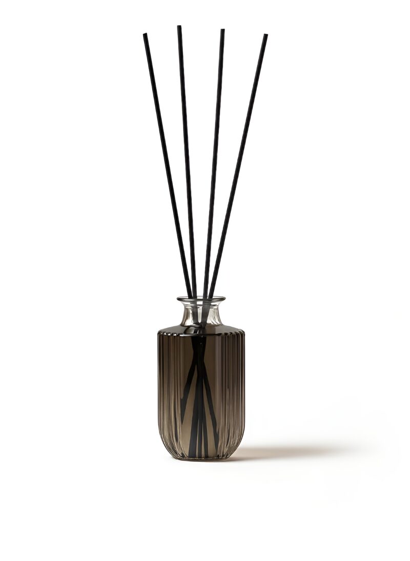 CandleDust - Signature Reed Diffuser - 500ml of scented fragrance oil with 12 reed sticks included