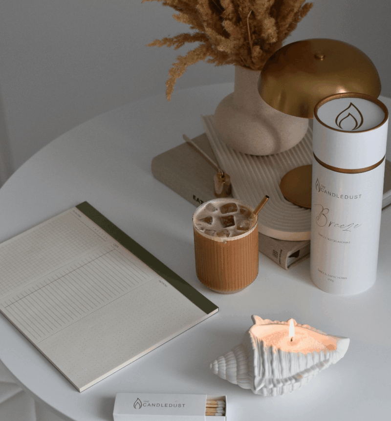 CandleDust - Unscented DIY Candle Kit - 650g tube of unscented powder wax and 17 wicks included